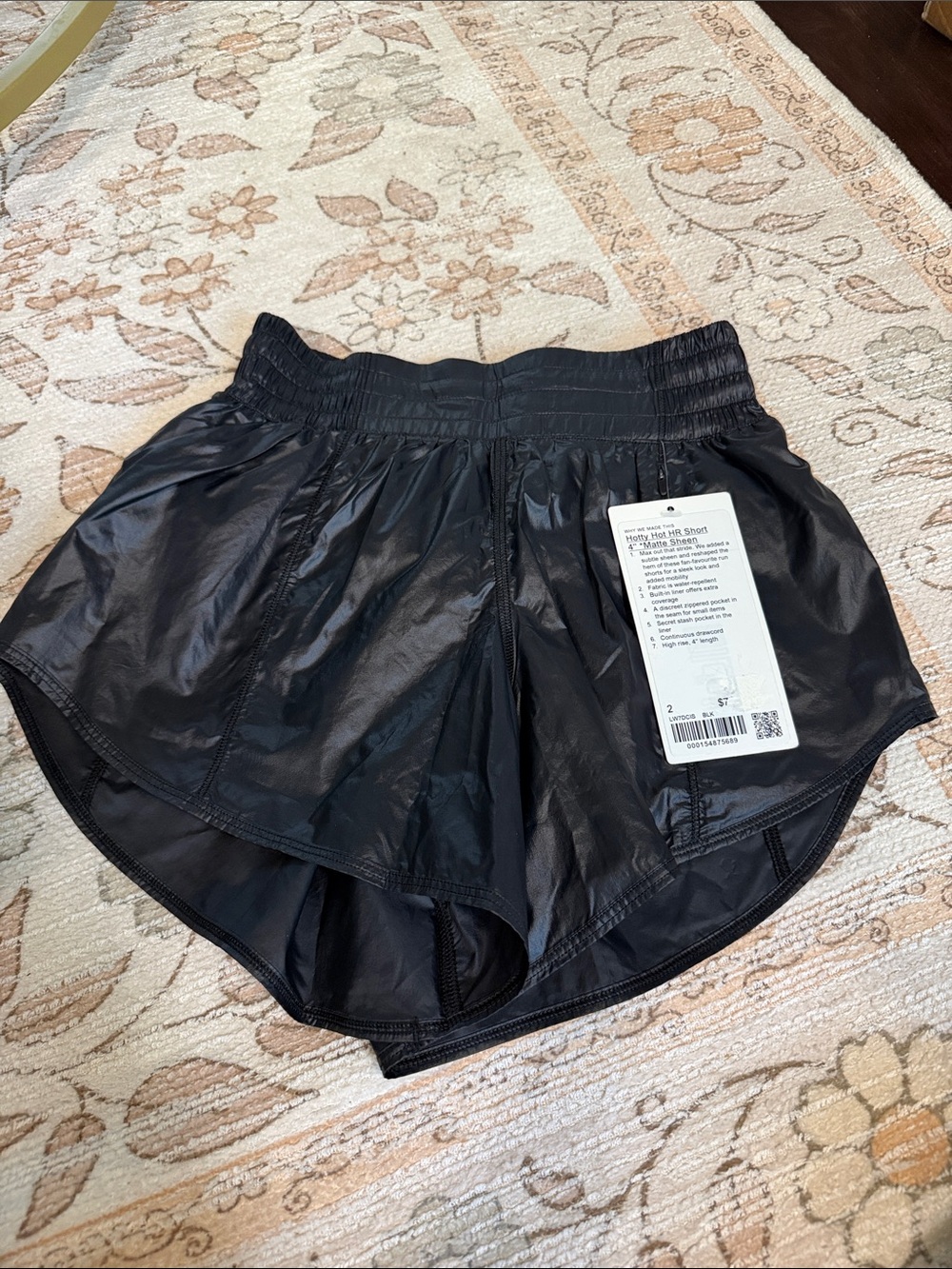 NWT lululemon hotty hot HR 4” matte sheen size 2